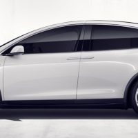 Tesla Model X con autopilot