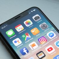 Apple iOS