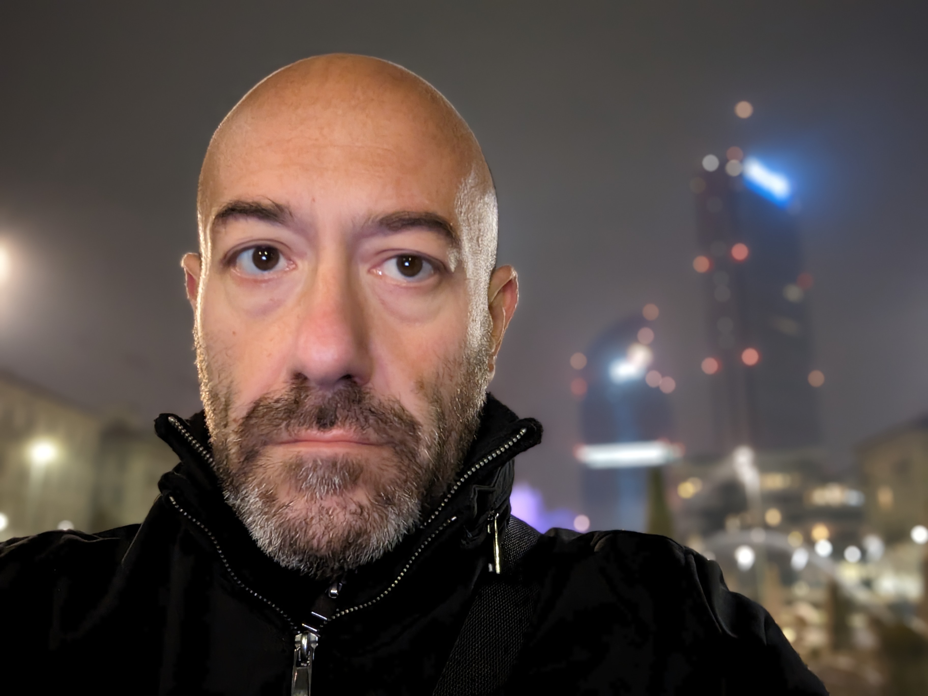 01 SELFIE NOTTE RITRATTO GOOGLE PIXEL 7 PRO