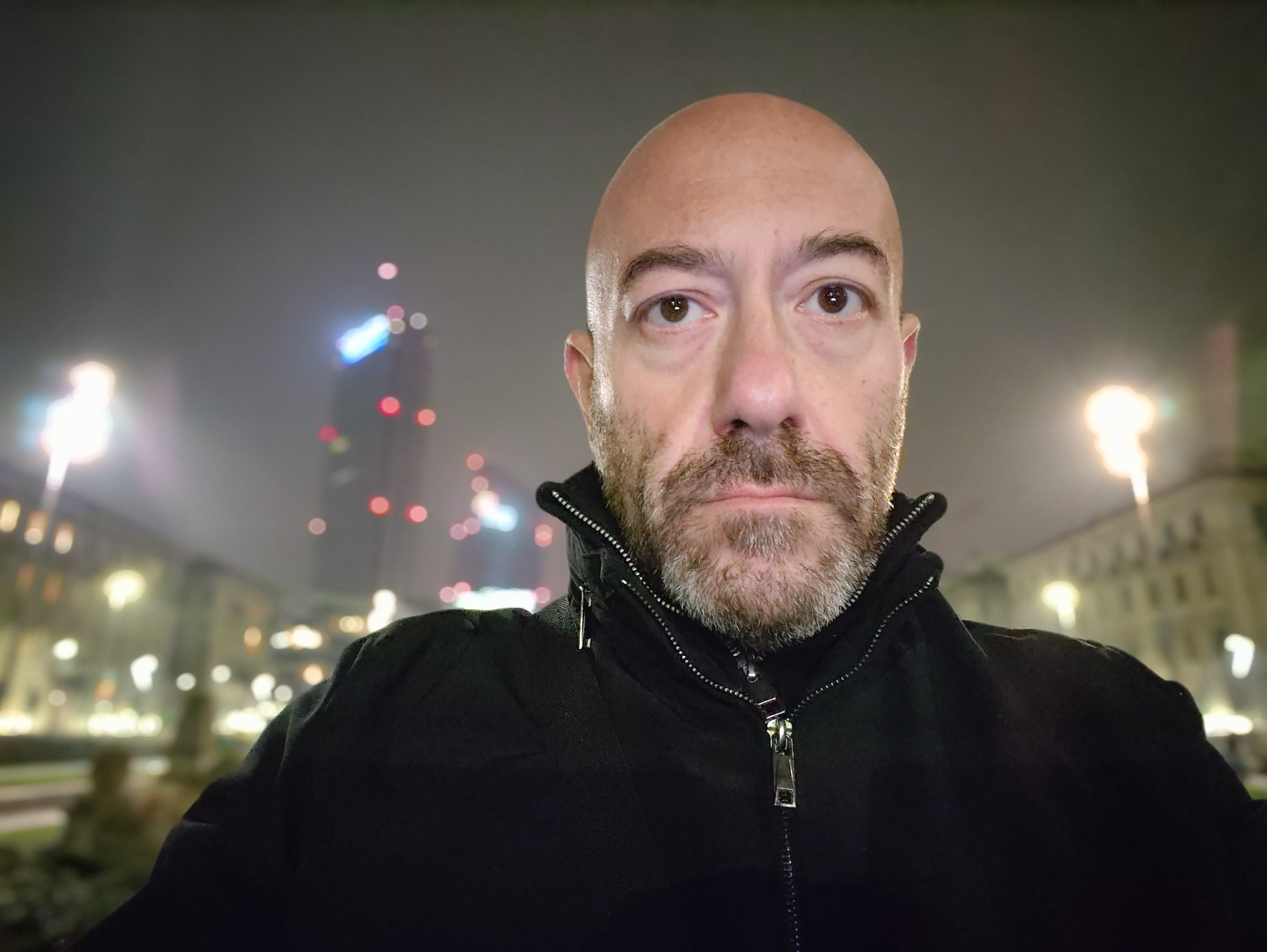 09 SELFIE NOTTE RITRATTO OPPO FIND X5 PRO