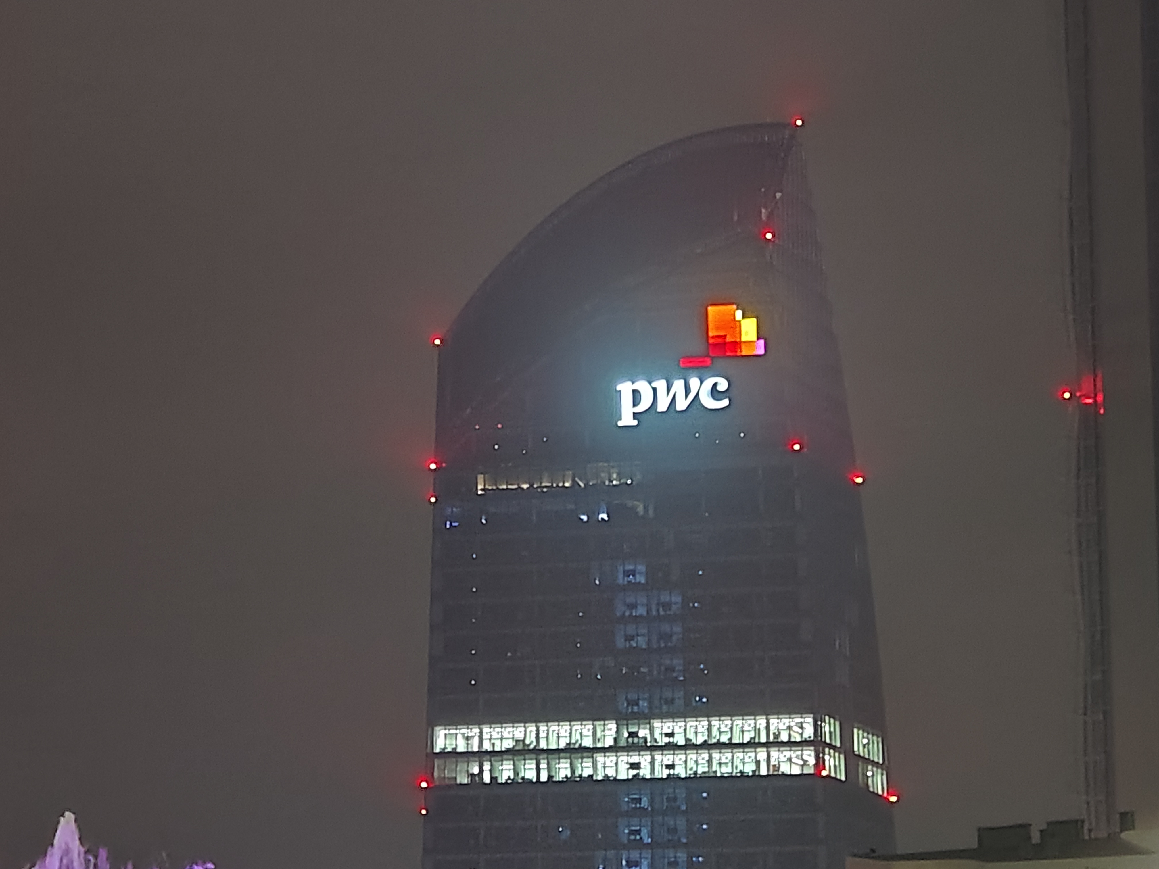 18 ZOOM 5X NOTTURNA VIVO X80 PRO